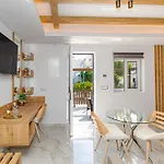 My Savvas Gasthof Charaki